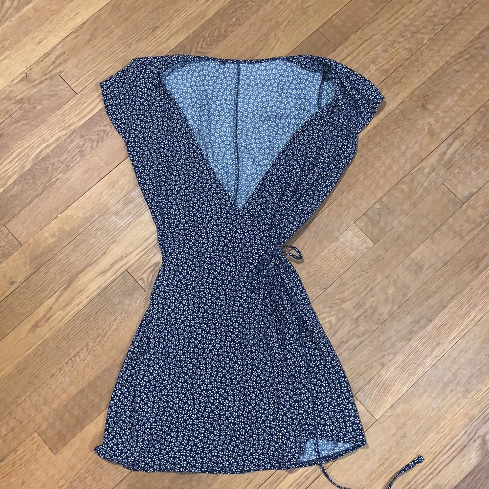 brandy melville keyhole dress